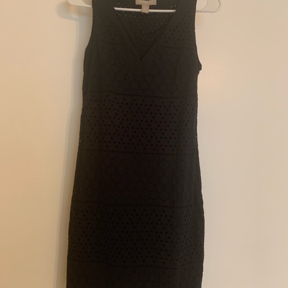 Dresses - Picture 4 of 5